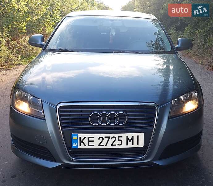 Хэтчбек Audi A3 2010 в Синельниково