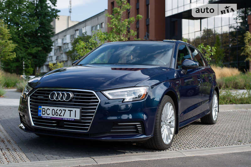 Хэтчбек Audi A3 2016 в Львове