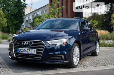 Хэтчбек Audi A3 2016 в 
