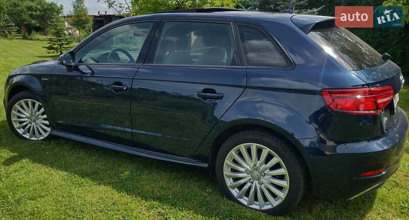 Хэтчбек Audi A3 2017 в Львове