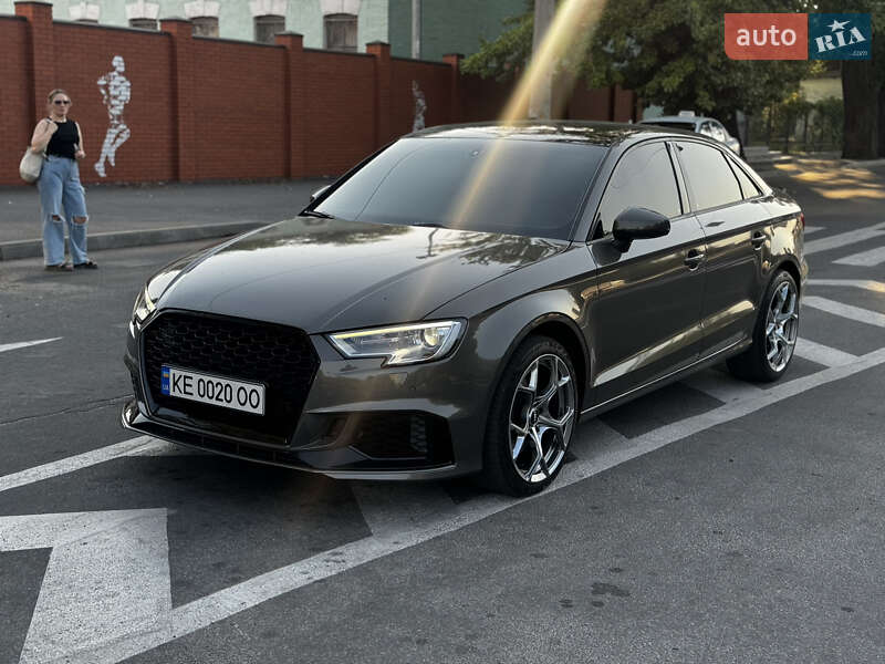 Седан Audi A3 2015 в Дніпрі