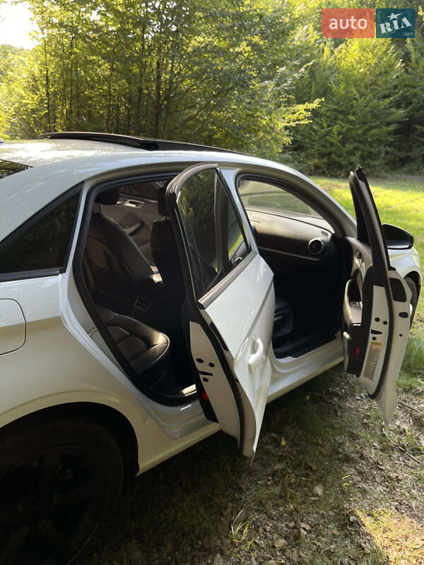 Седан Audi A3 2016 в Виноградове