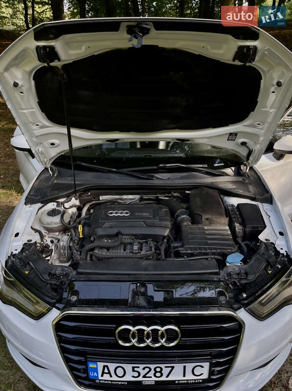 Седан Audi A3 2016 в Виноградове