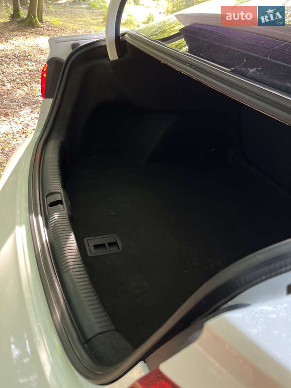 Седан Audi A3 2016 в Виноградове