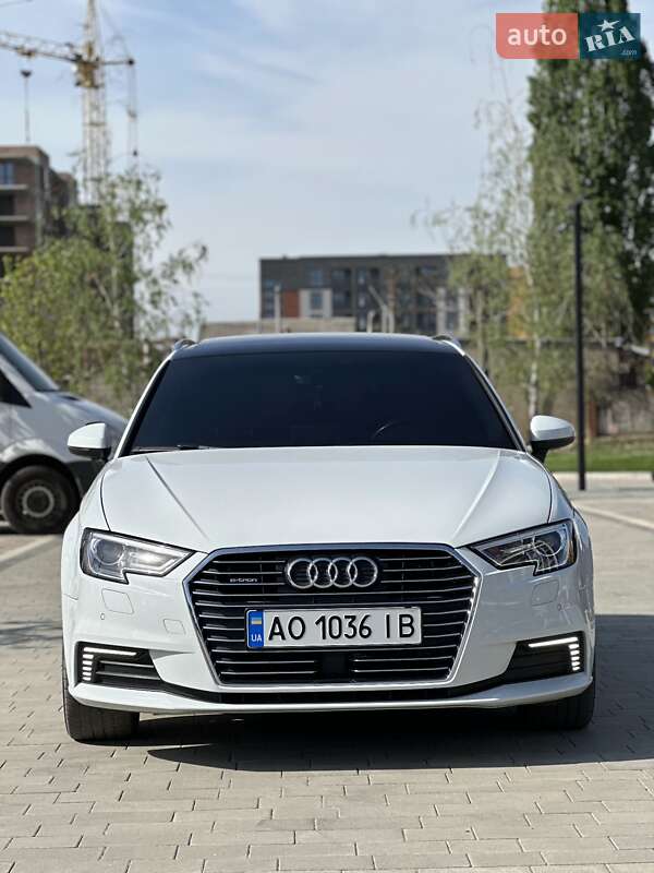 Хэтчбек Audi A3 2016 в Киеве