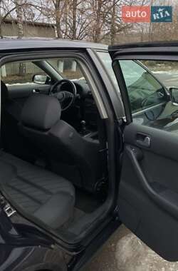 Хэтчбек Audi A3 2002 в 