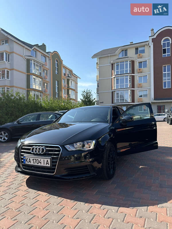 Седан Audi A3 2014 в Киеве
