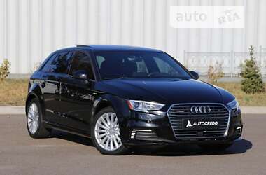 Хэтчбек Audi A3 2018 в Киеве