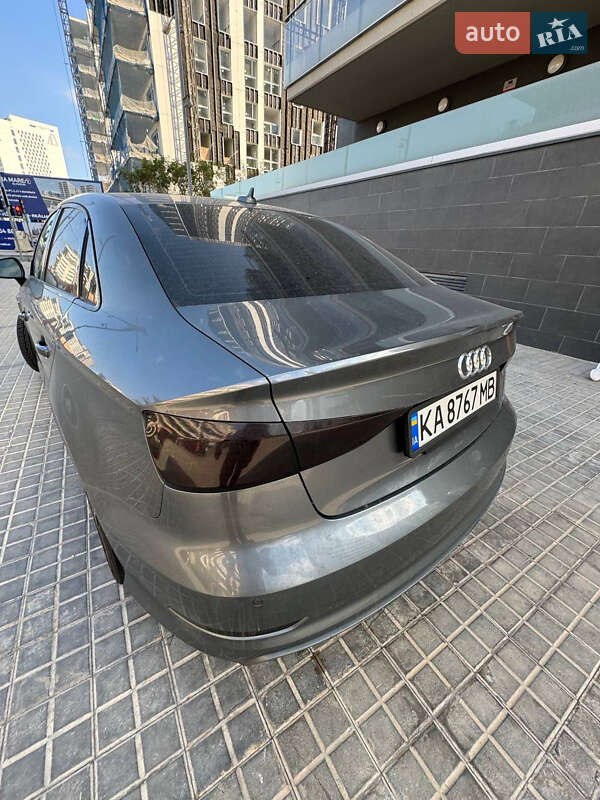 Седан Audi A3 2015 в Киеве