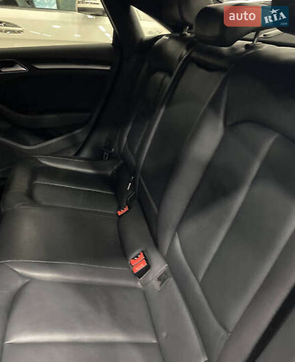 Седан Audi A3 2018 в Львове