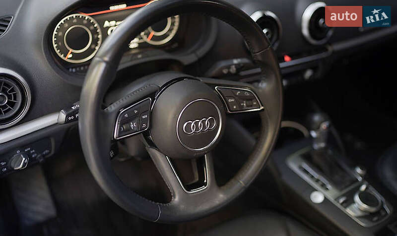 Седан Audi A3 2018 в Львове