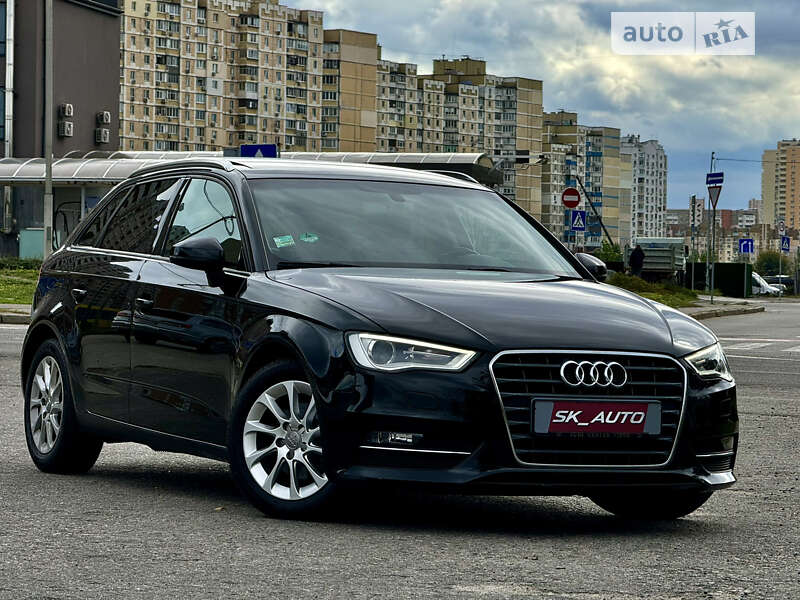 Хэтчбек Audi A3 2016 в Киеве