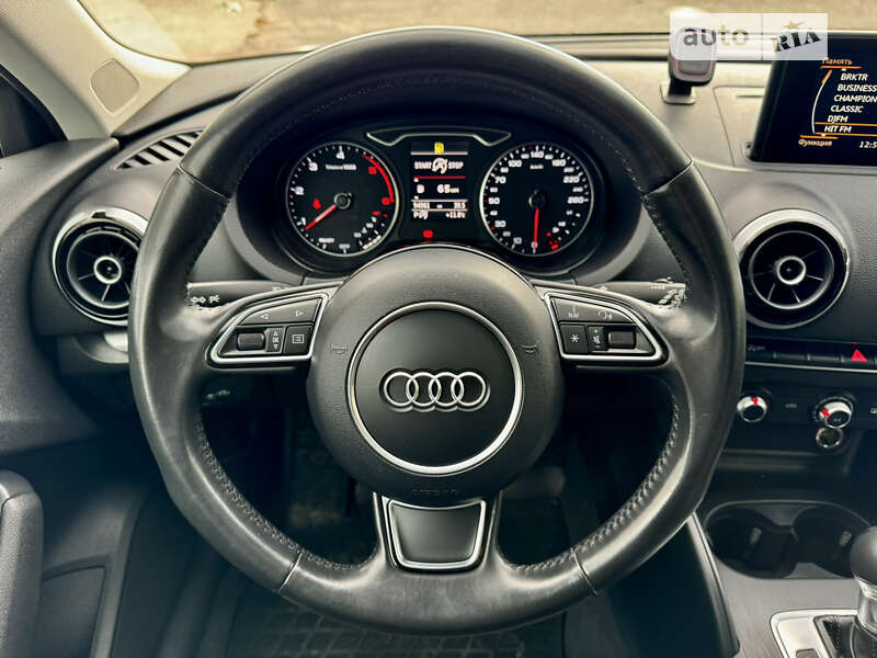 Хэтчбек Audi A3 2016 в Киеве