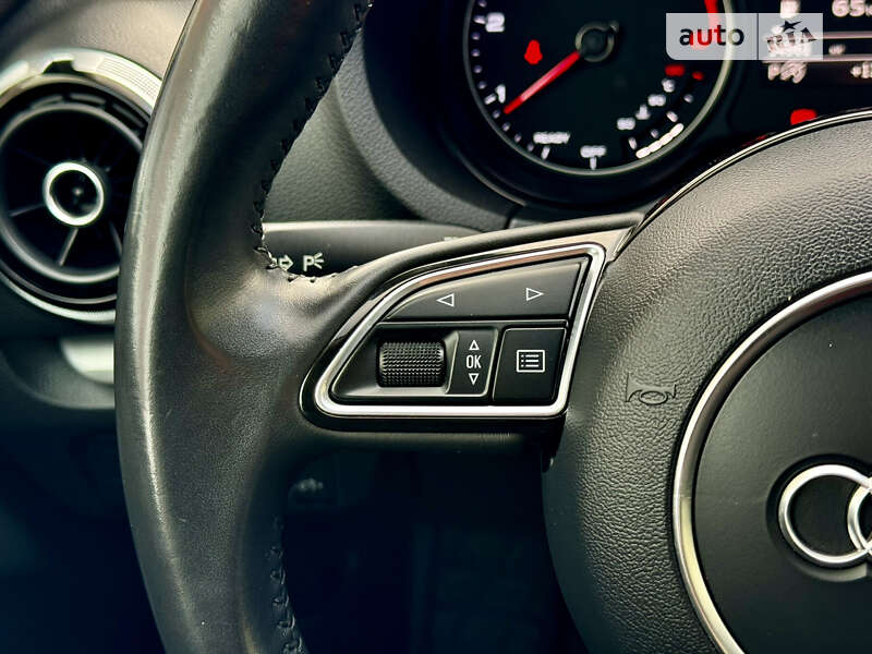 Хэтчбек Audi A3 2016 в Киеве