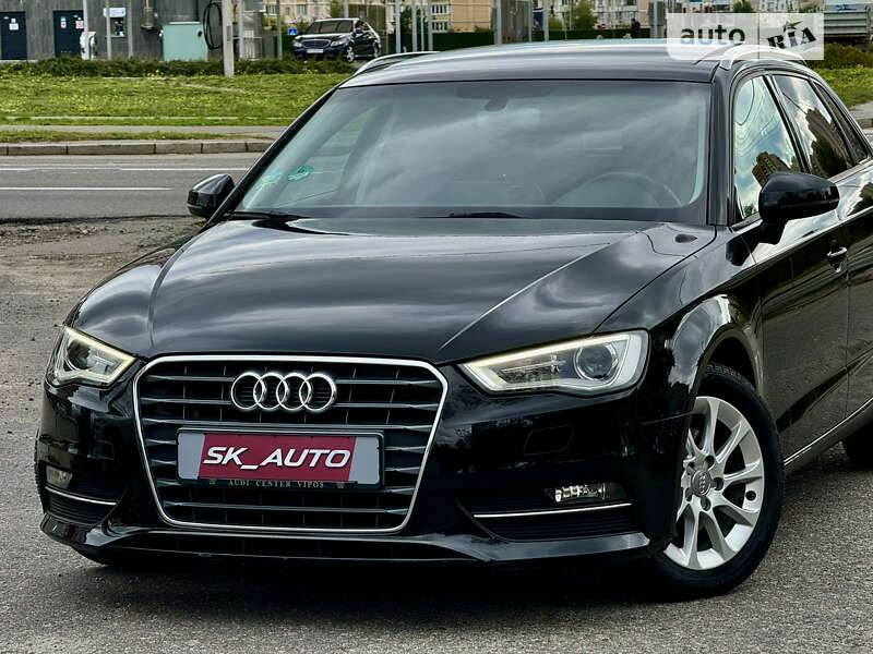 Хэтчбек Audi A3 2016 в Киеве