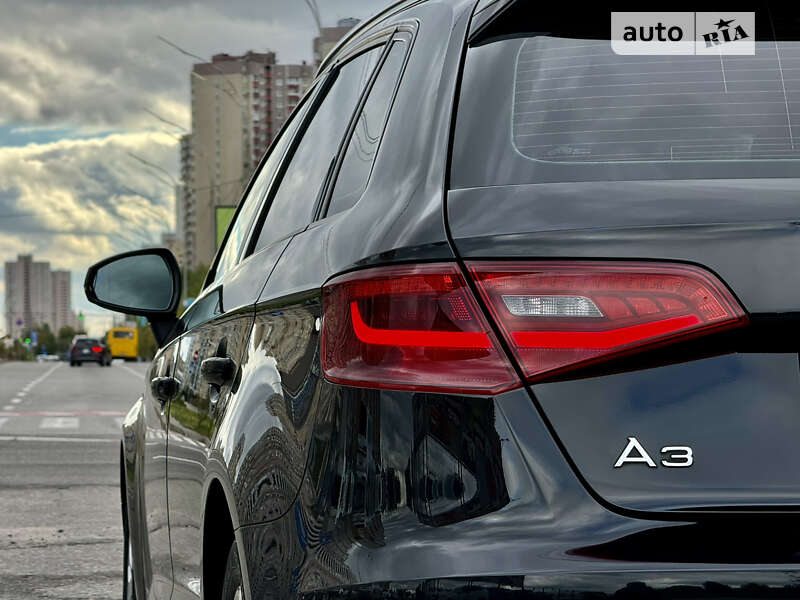 Хэтчбек Audi A3 2016 в Киеве