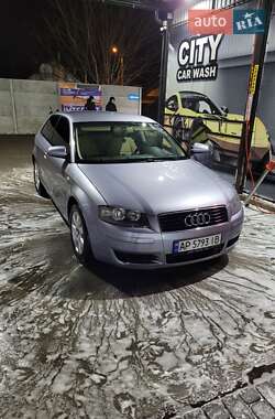 Хэтчбек Audi A3 2004 в 