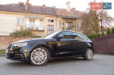 Хэтчбек Audi A3 2017 в 