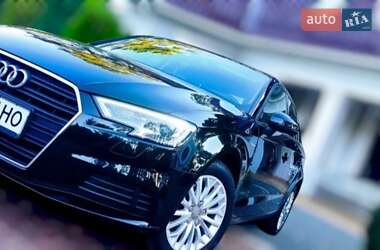 Хетчбек Audi A3 2018 в Житомирі