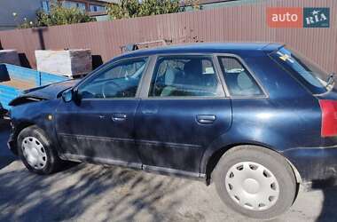 Хэтчбек Audi A3 1999 в 
