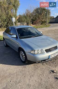 Хетчбек Audi A3 2001 в 