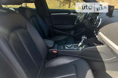 Седан Audi A3 2016 в 