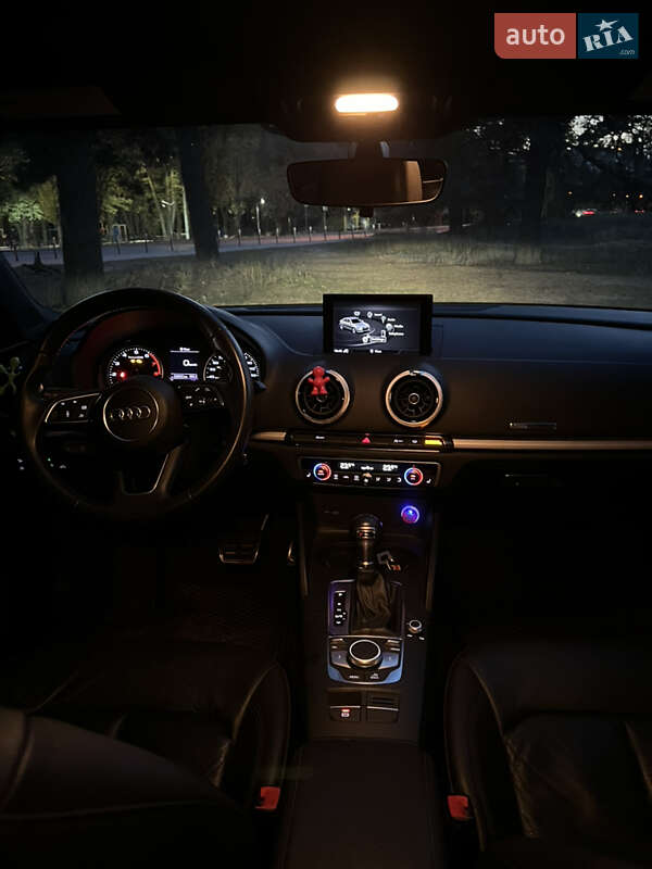 Седан Audi A3 2017 в Днепре