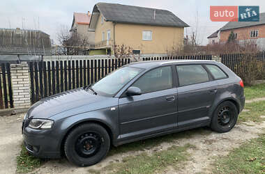 Хэтчбек Audi A3 2004 в 
