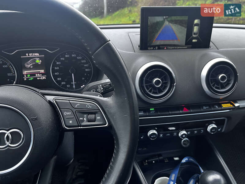 Хэтчбек Audi A3 2016 в Хмельницком