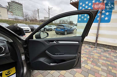 Хэтчбек Audi A3 2013 в 