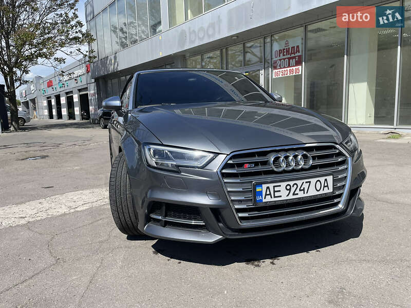 Кабриолет Audi A3 2015 в Днепре