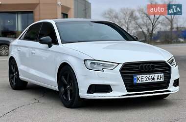 Седан Audi A3 2015 в Львові