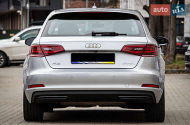 Хэтчбек Audi A3 2015 в 