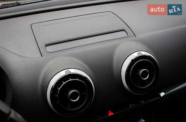 Хэтчбек Audi A3 2015 в 