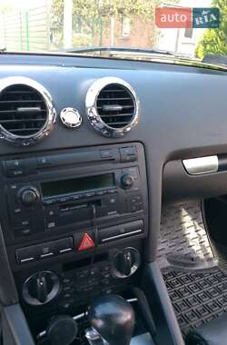 Хэтчбек Audi A3 2004 в 