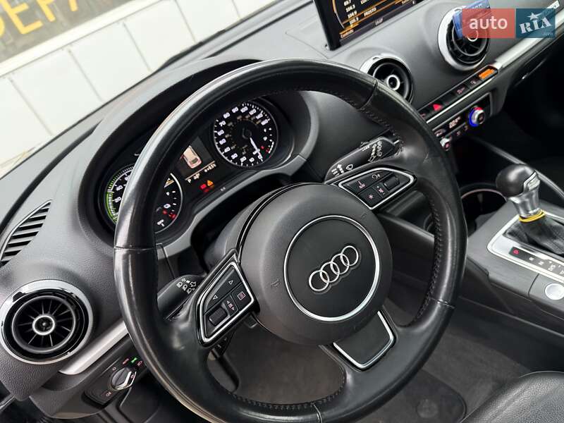 Хэтчбек Audi A3 2016 в Одессе
