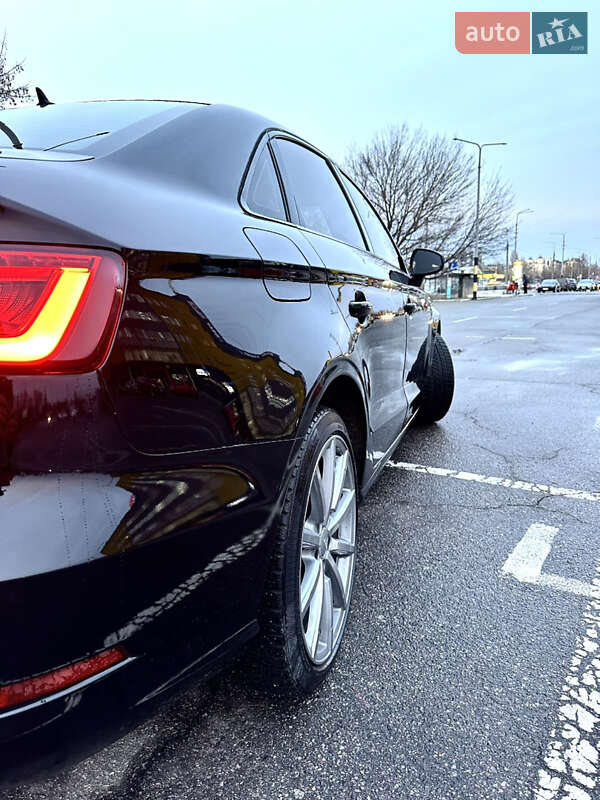 Седан Audi A3 2015 в Киеве