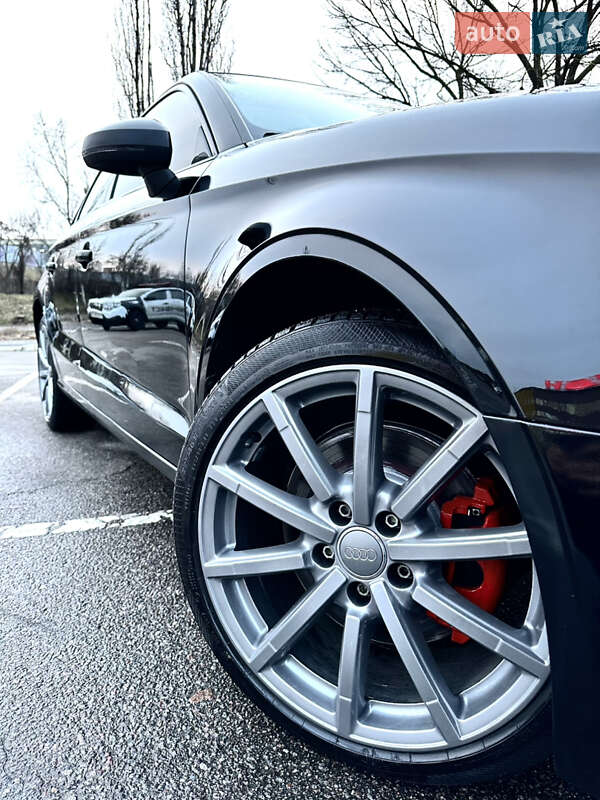 Седан Audi A3 2015 в Киеве
