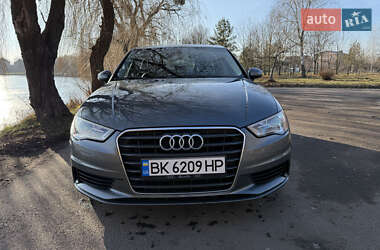 Седан Audi A3 2015 в Рівному