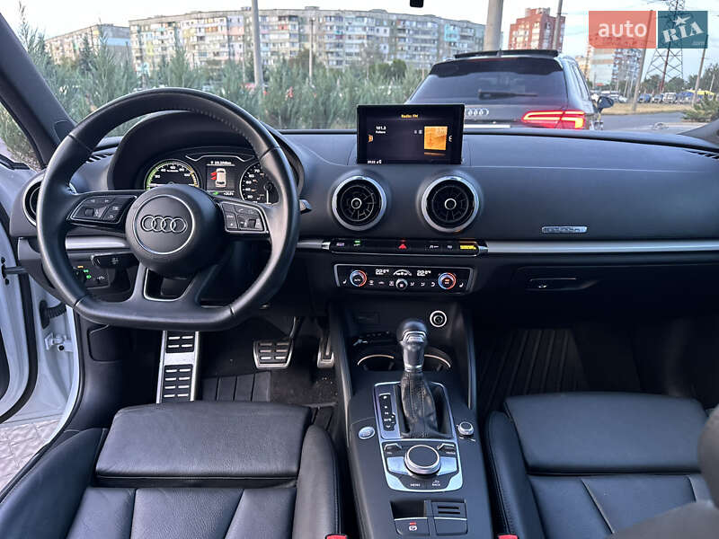 Хетчбек Audi A3 2017 в Полтаві фото 36 Хетчбек Audi A3 2017 в Полтаві