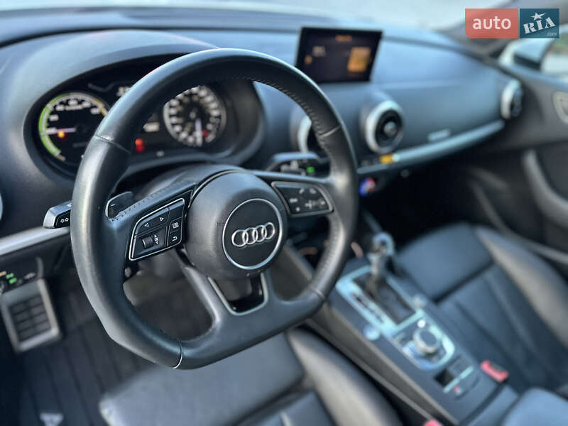 Хетчбек Audi A3 2017 в Полтаві фото 39 Хетчбек Audi A3 2017 в Полтаві