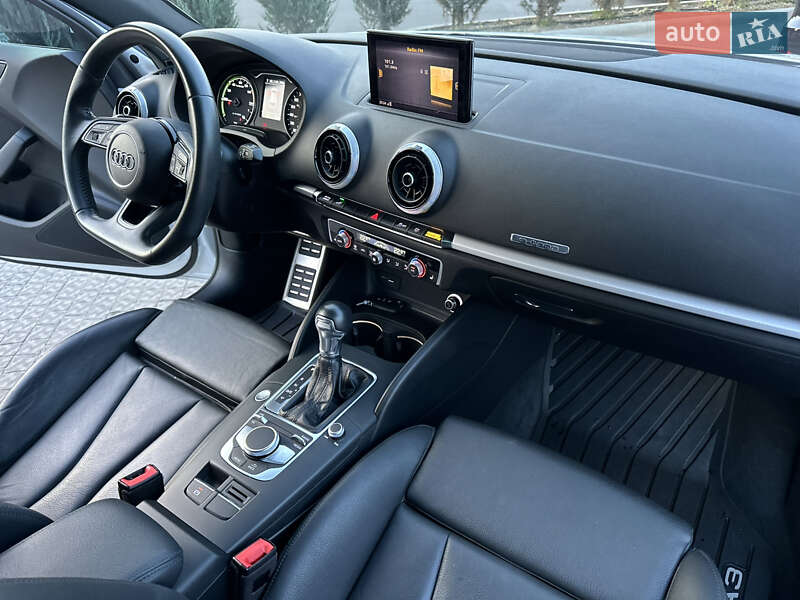 Хетчбек Audi A3 2017 в Полтаві фото 47 Хетчбек Audi A3 2017 в Полтаві