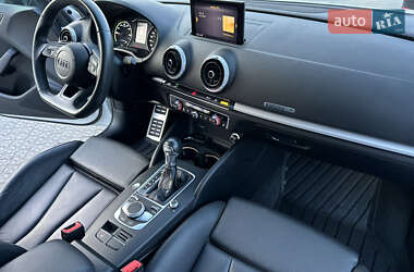 Хэтчбек Audi A3 2017 в 
