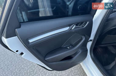 Хэтчбек Audi A3 2017 в 