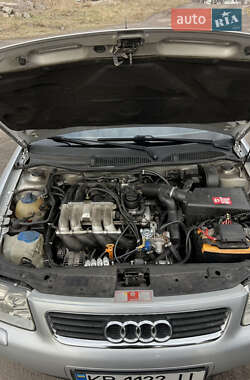 Хетчбек Audi A3 2002 в 