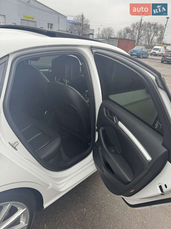 Седан Audi A3 2015 в Днепре