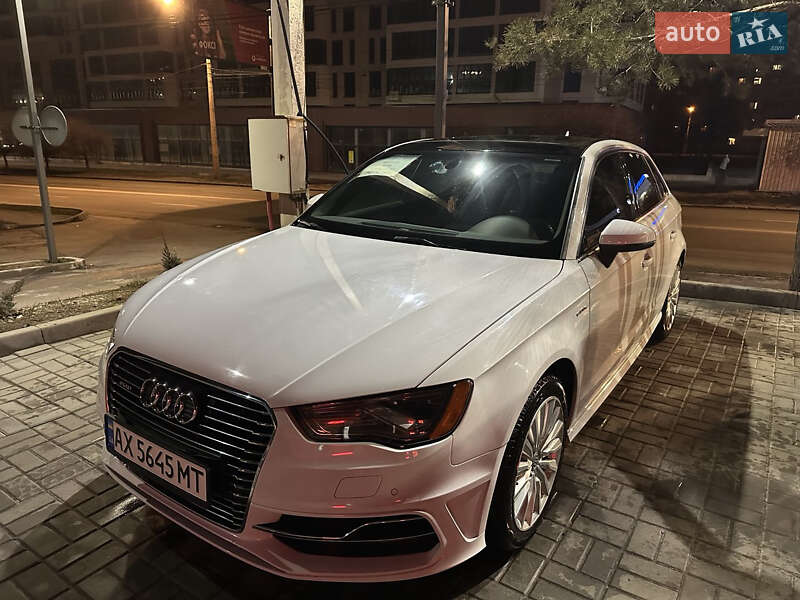 Хетчбек Audi A3 2015 в Києві