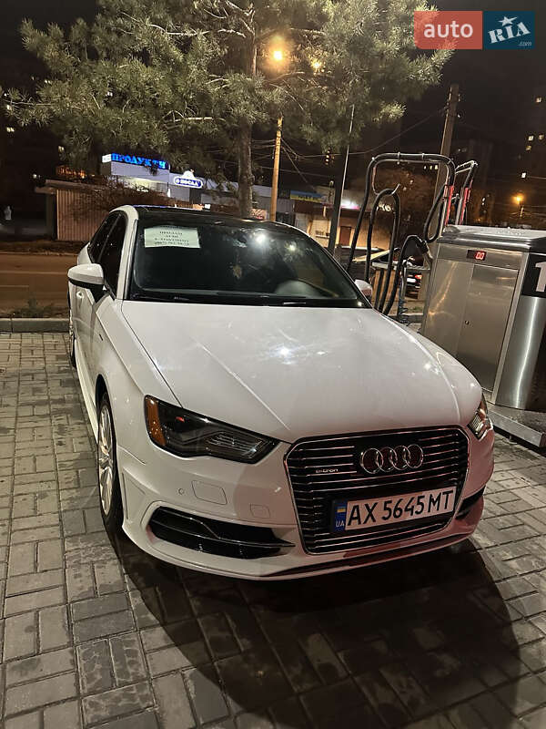 Хетчбек Audi A3 2015 в Києві