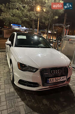 Хэтчбек Audi A3 2015 в 