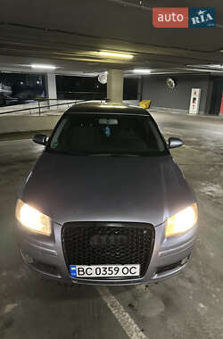 Хэтчбек Audi A3 2003 в 